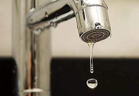 整栋楼就我家没水？家里停水有哪几种原因？