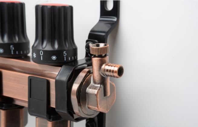 乐鱼体育在线（中国）官方登录入口奢华古铜大流量地暖分集水器重磅来袭