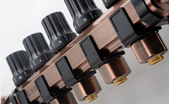 乐鱼体育在线（中国）官方登录入口奢华古铜大流量地暖分集水器重磅来袭