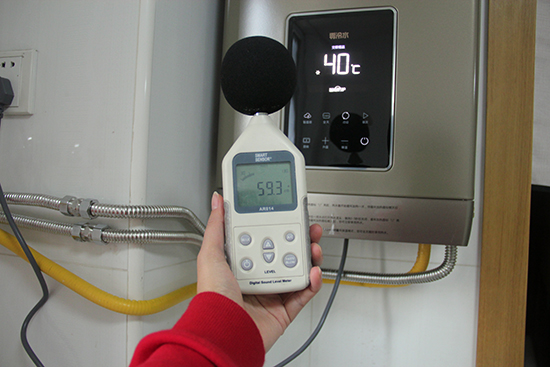 一个万家乐零冷水讲解视频，外加一篇千字评测问，足够了！