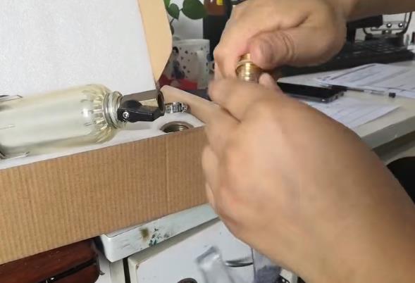 前置过滤器的排污口软管安装教学，很难？3张图立马学会！