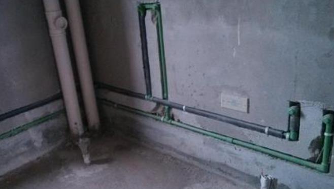 日丰水管为什么一长一短？购买冷热水管的时候有哪些注意事项？