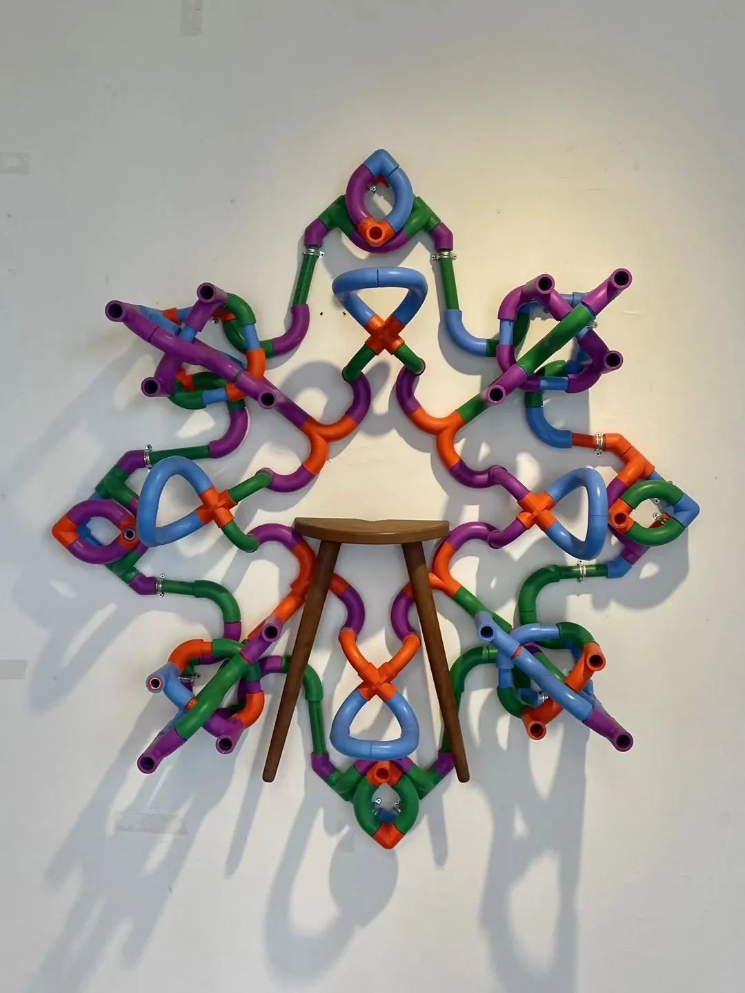 路径之境水管主题艺术展，让管道创意无限可能